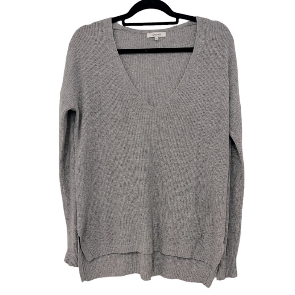 Madewell V neck long sleeve sweater.